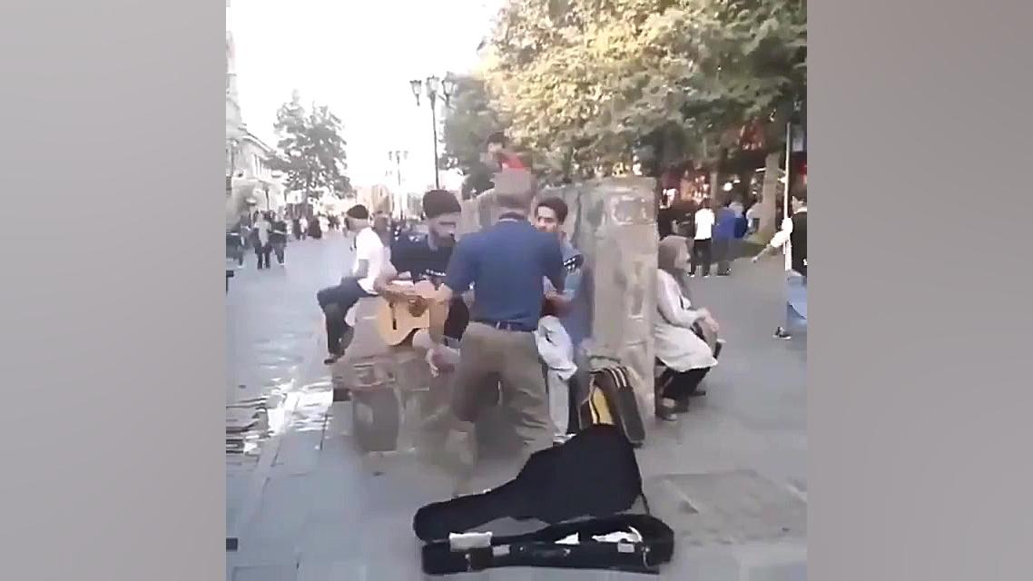 حاجی دیگه خیلی تو نقش فیلمبردا...