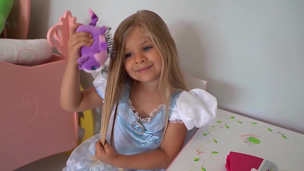 روما وديانا خیاطی کردن دیانا