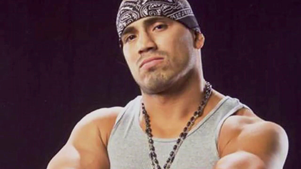 مختصر بیوگرافی از سین کارا کشت...