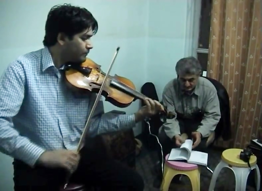 آواز ابوعطا دشتی&zwnj;ام با وی...