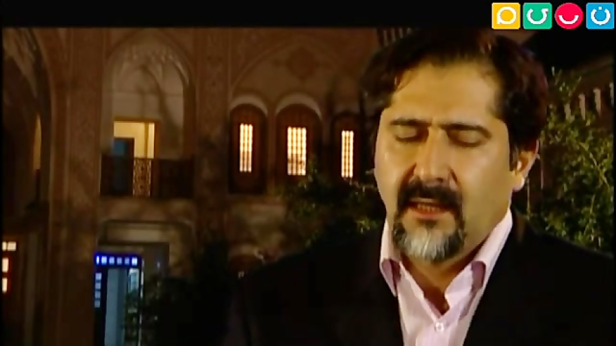اجرای زنده آهنگ شب عاشقان بی دل توسط حسام الدین