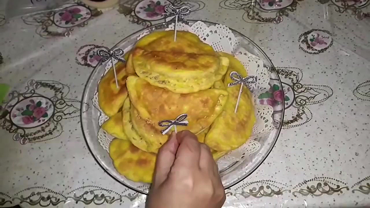 طرز تهیه پیراشکی پیتزایی