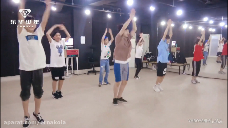 گروه پسران چینی YHBOYZ