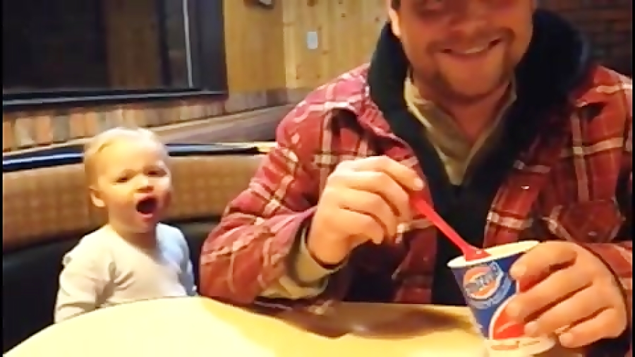 انتظار بچه برای بستنی