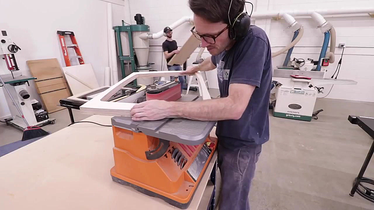 Building a Hall Table in 24 Ho...