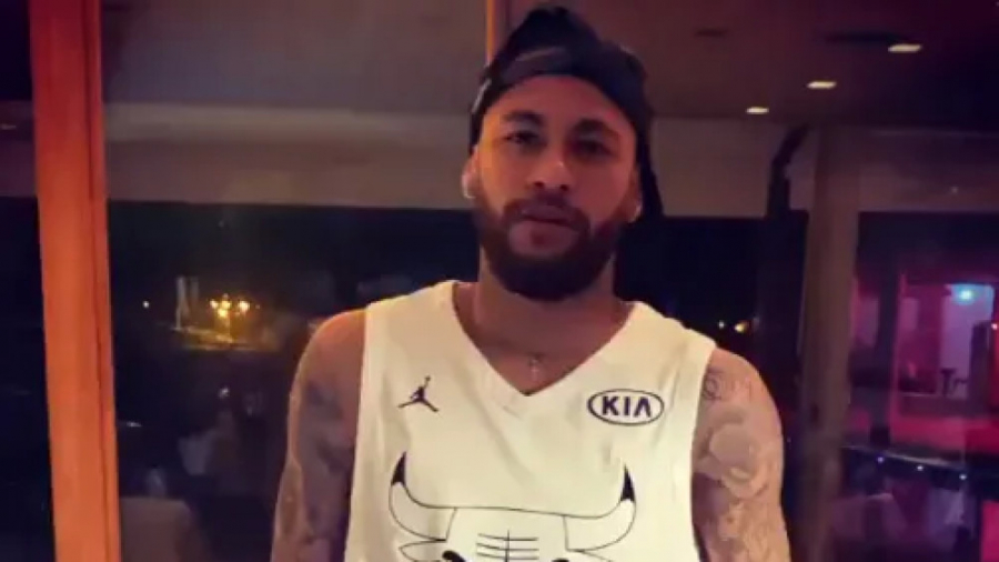 تشویق و ادای احترام نیمار به ک...