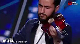 عجب نوازنده ای