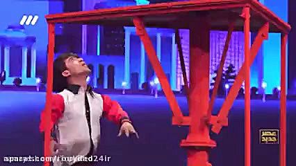 اجرای حرکات نمایشی بدل بازیگر...