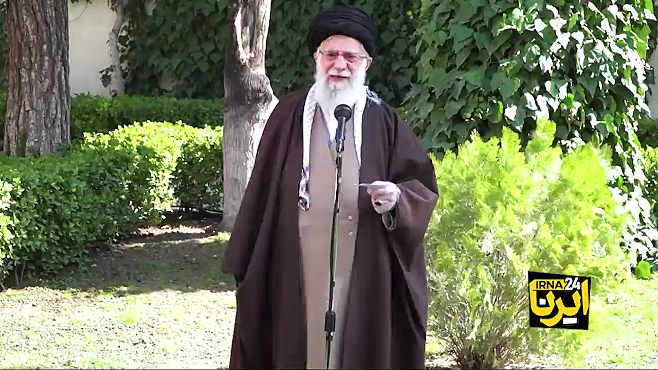 بررسی مواضع رهبر انقلاب در موا...