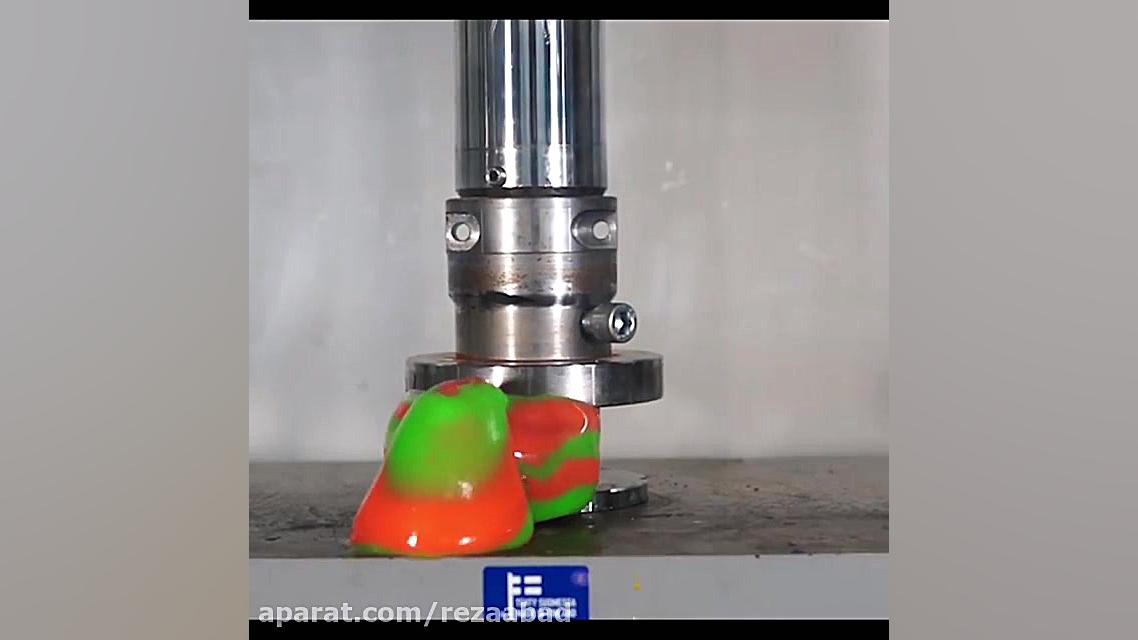 پرس بطری پر از اسلایم