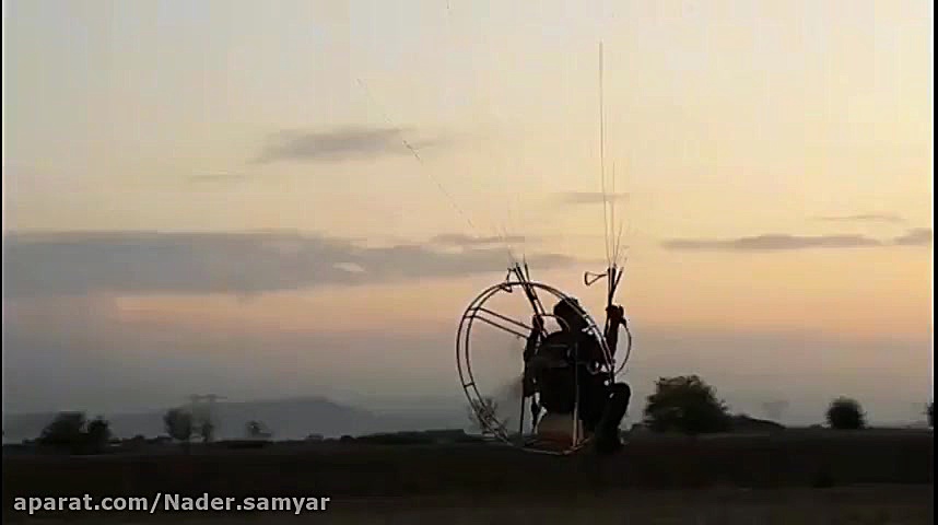 پرواز با پاراموتور  خلبان سامی...