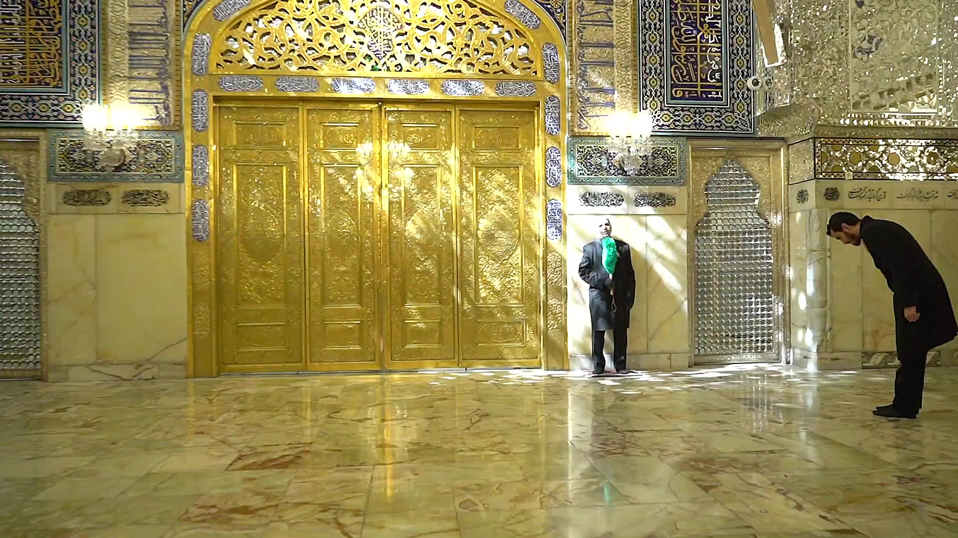 نماهنگ حرم بارانی با صدای مهدی...