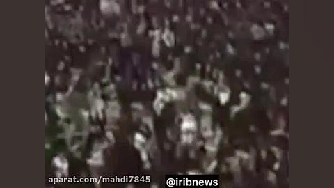 لحظه باز کردن درب حرم حضرت زین...