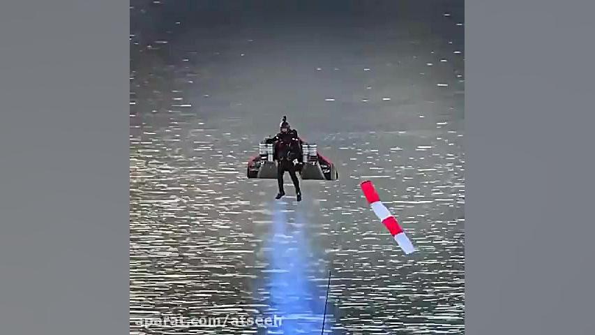 آزمایش یک جت پک در دبی با قدرت...