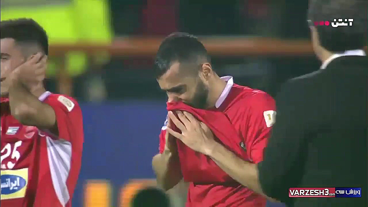 تشویق هواداران پرسپولیس پس از...