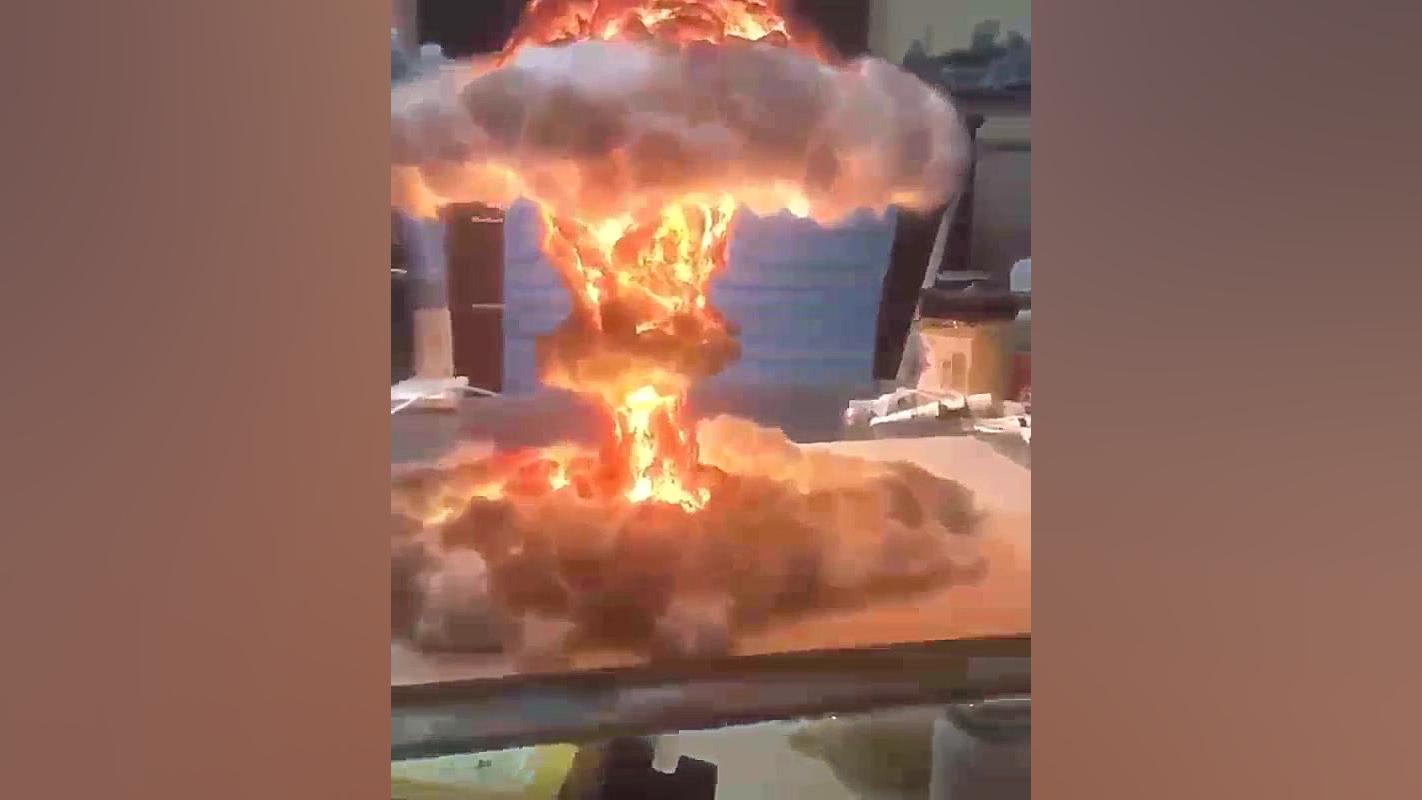 طبیعی ترین ماکت ها (بمب اتمی)