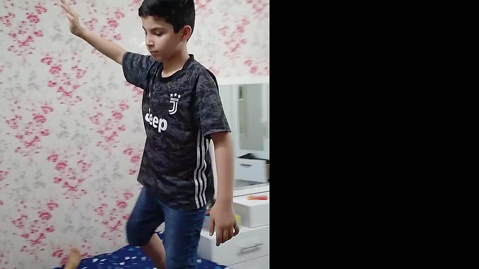 کشتی کج جان سینا در مقابل ای ج...