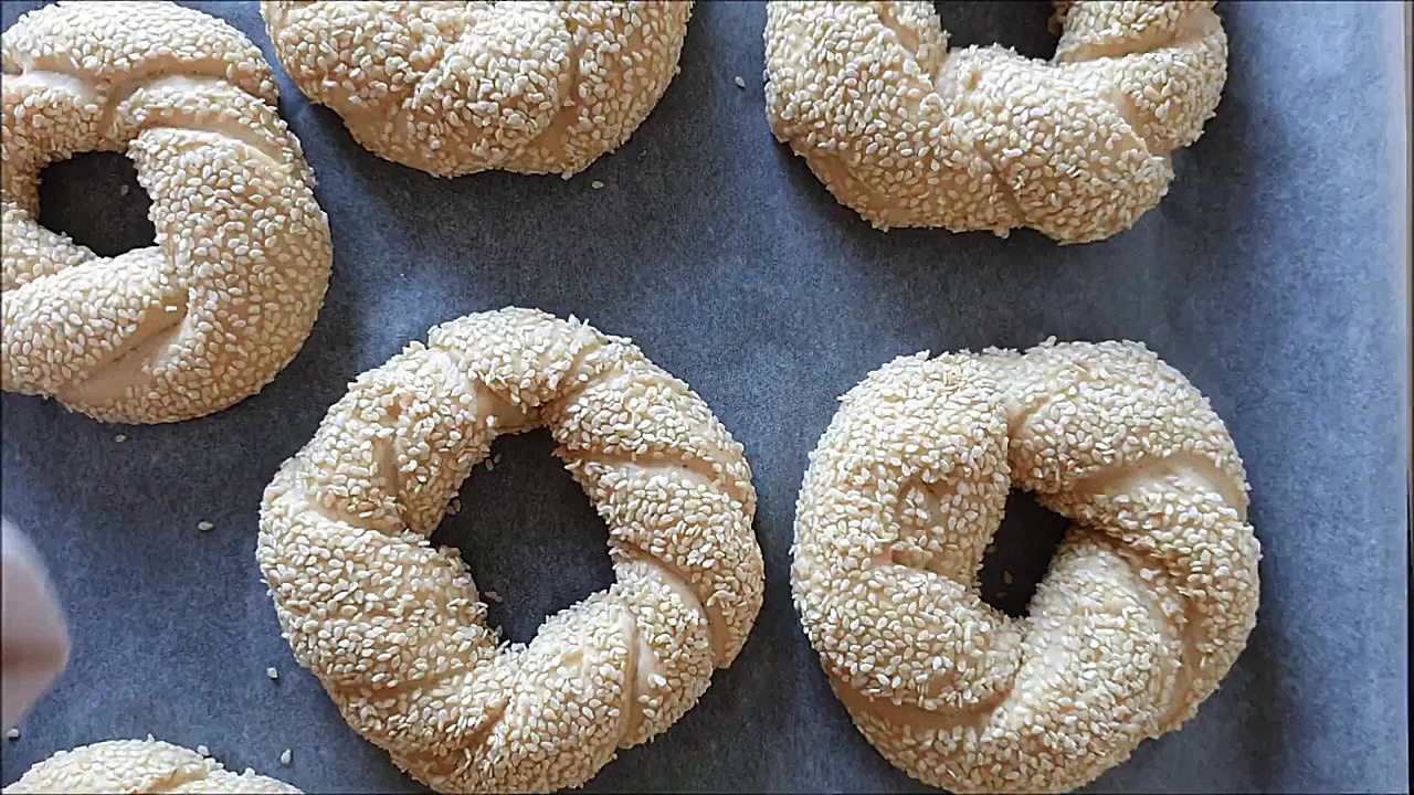 نان کنجد حلقه ای بسیار خوشمزه...