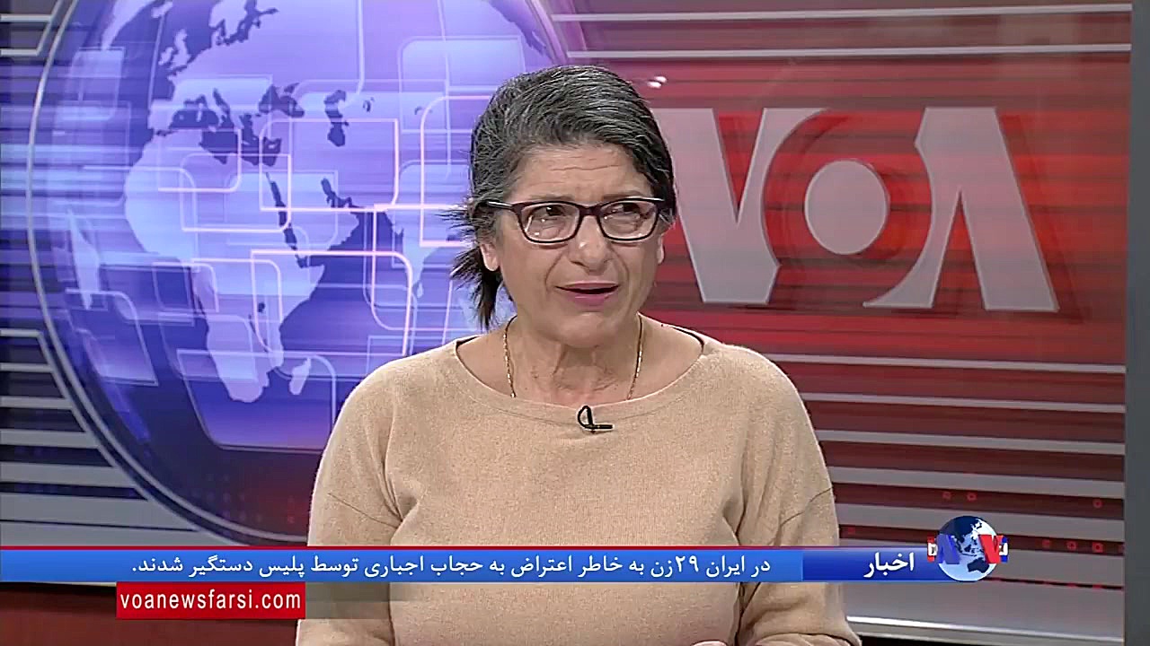 روزی شش ساعت ایستادن، علاوه بر...