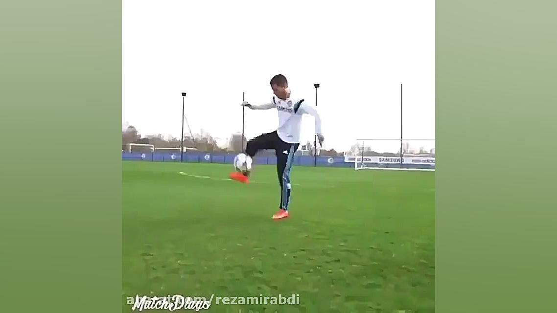 مهارت فوتبالیستارو نگا کن