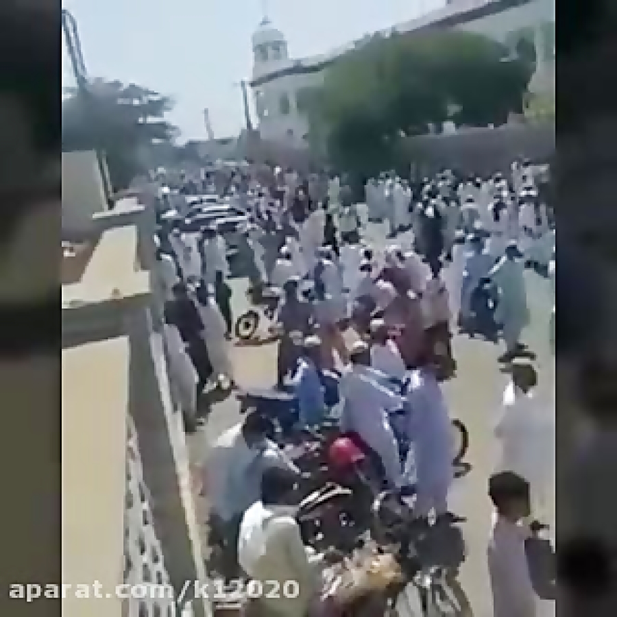 شکستن قفل مسجد در چابهار