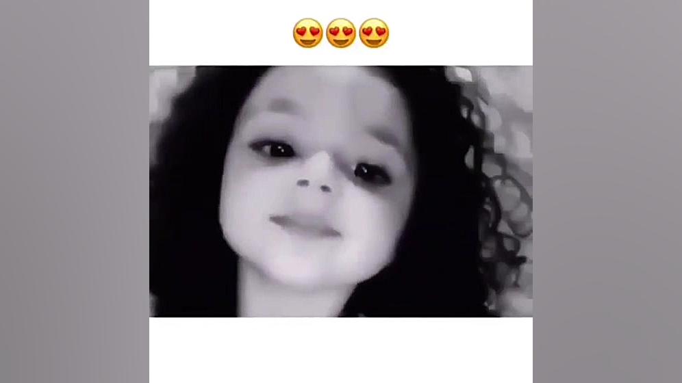 یه ناناز مو فرفری