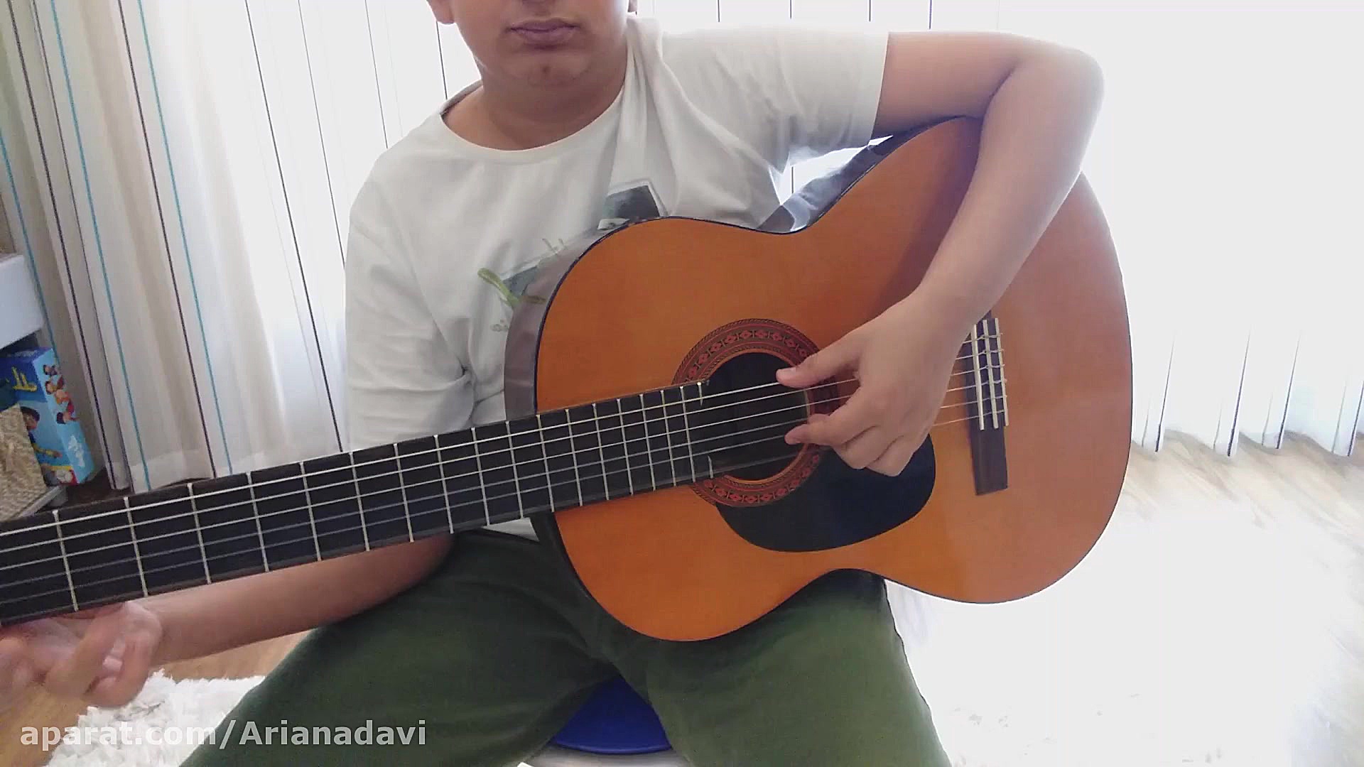 اهنگ بارون بارونه با گیتار