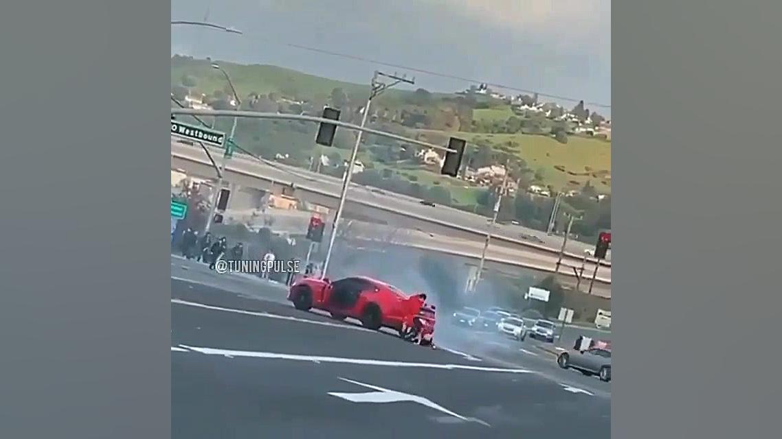 حادثه با فورد موستانگ