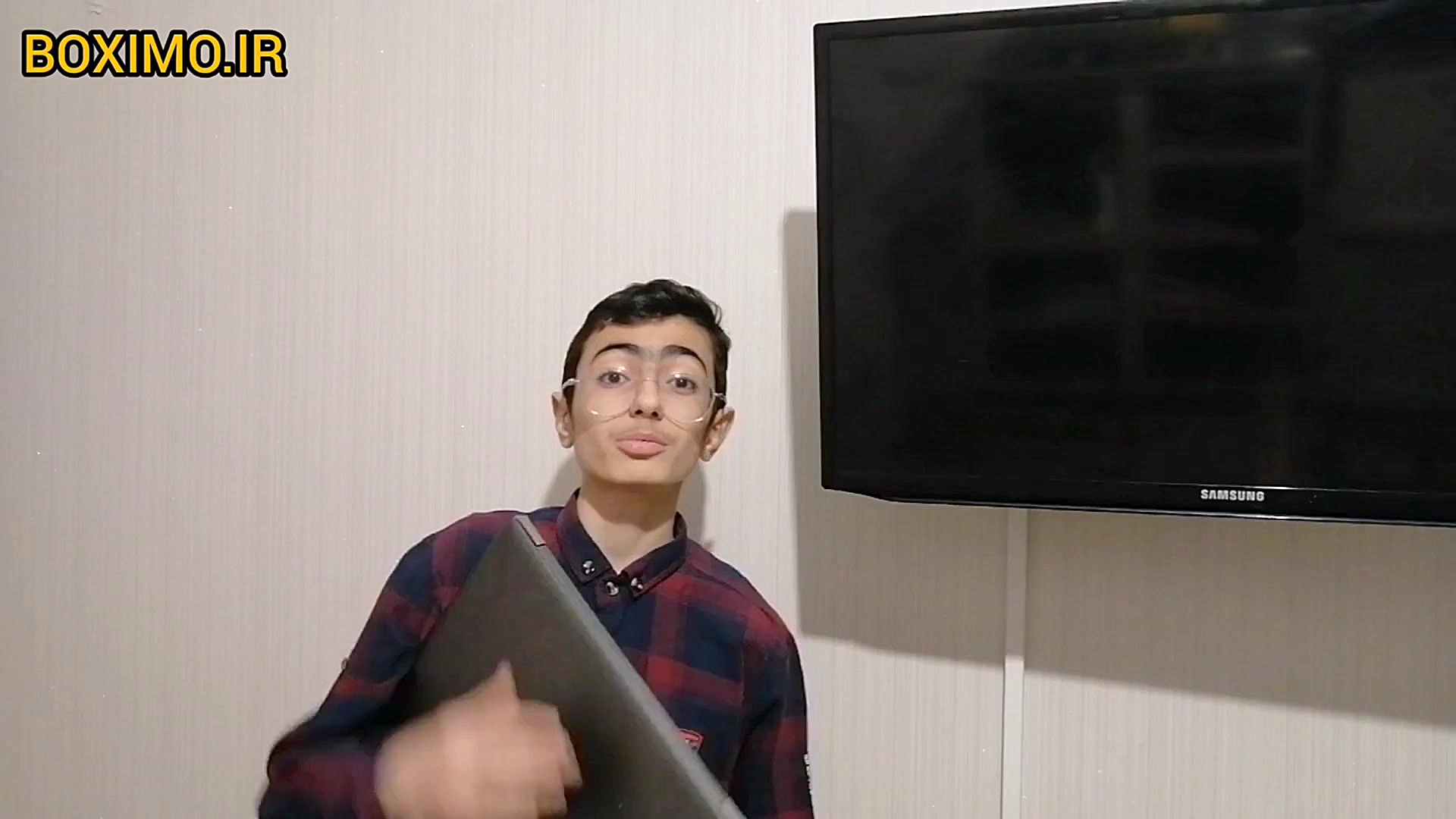 زیرذربین لپ تاپ لنوو