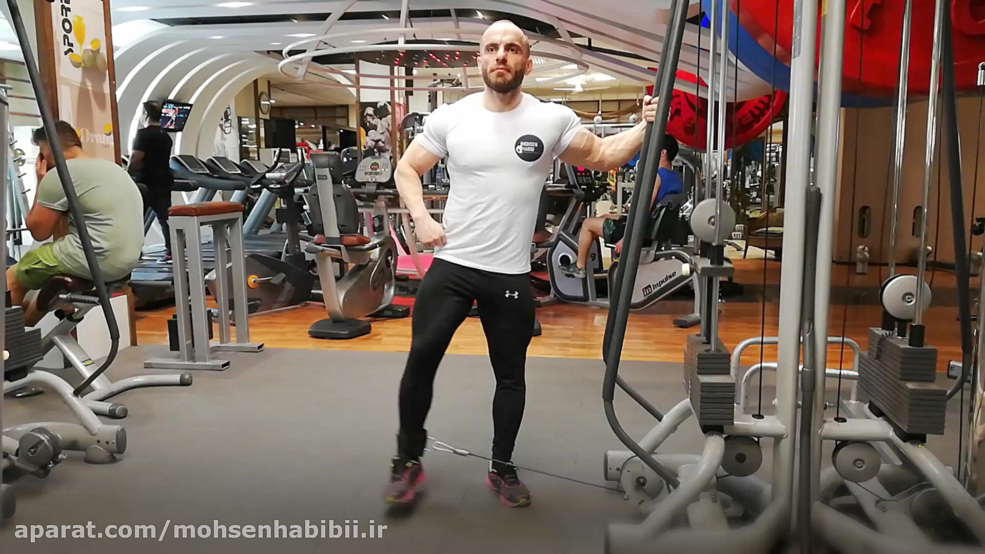 آموزش اجرای حرکت بیرون پا سیم...