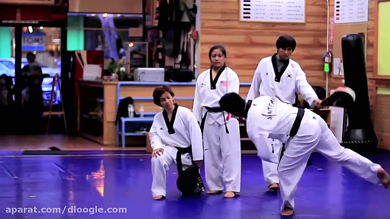 نمایش رزمی کاران ورزش تکواندو