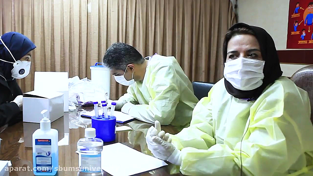 انجام تست کرونا در مرکز بهداشت...