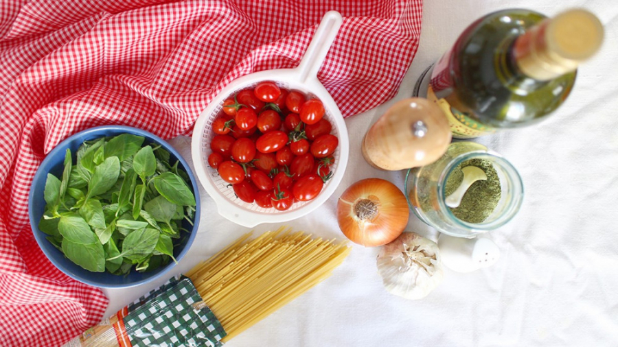 اسپاگتی گوجه و ریحون