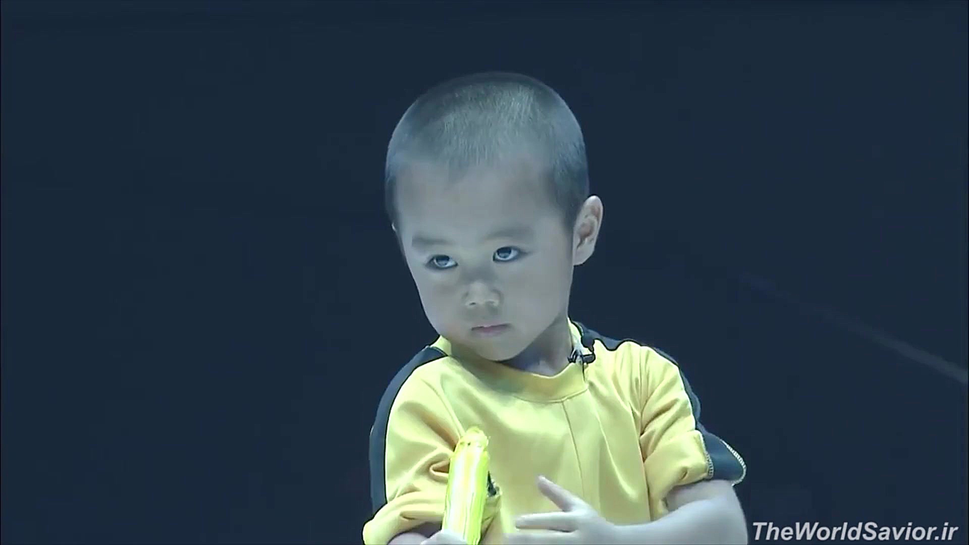 شباهت عجیب بروس لی به نقی معمو...