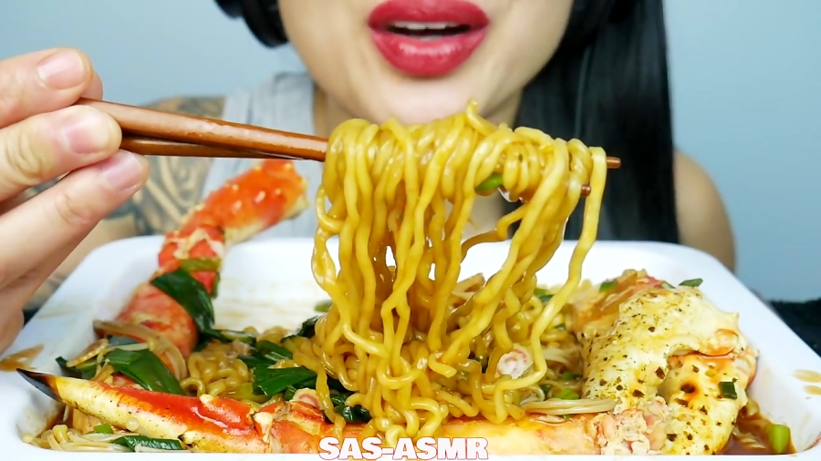 چالش نودل خوردن اسمر