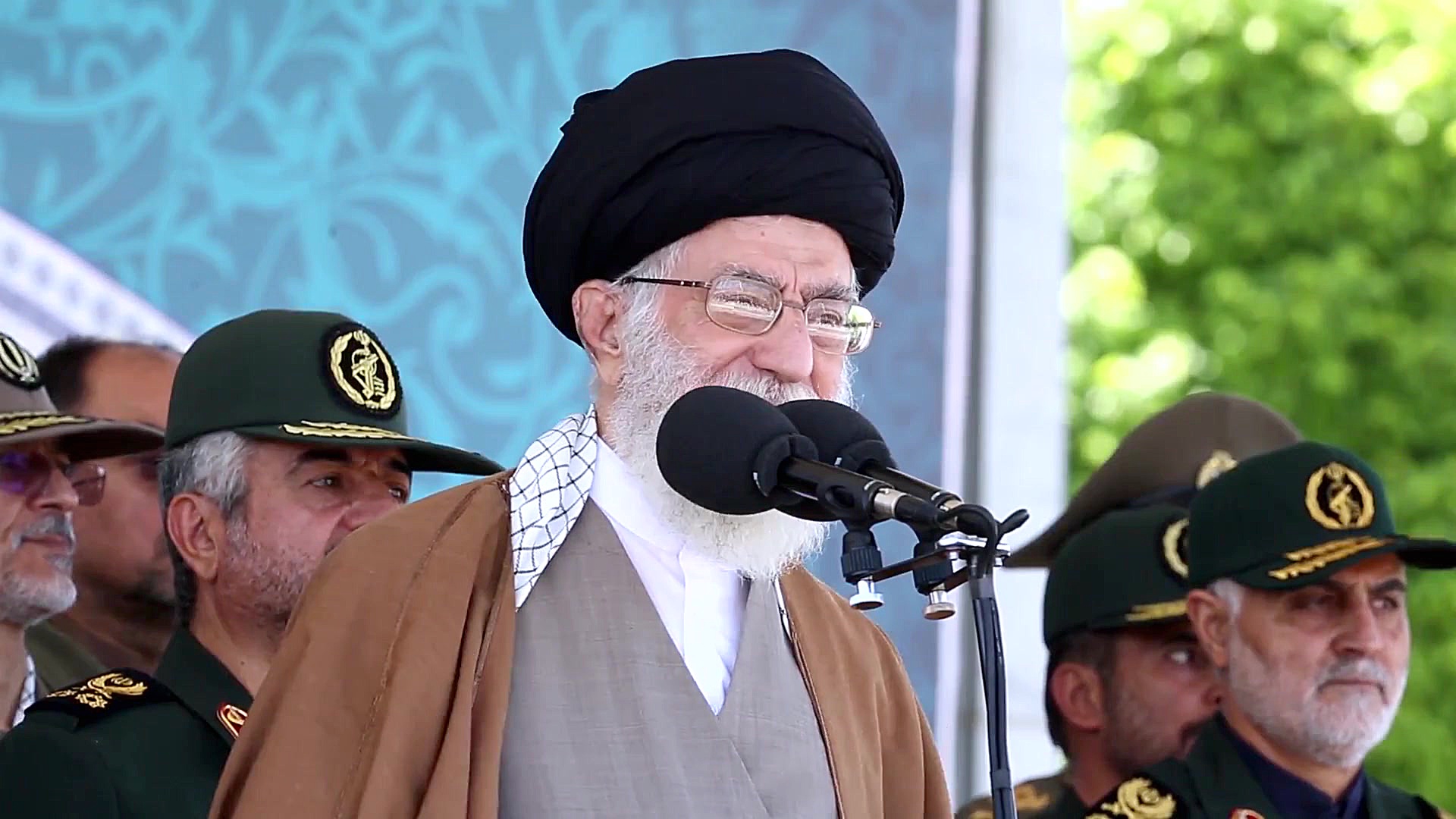 سخنان رهبر انقلاب در مورد انتظار برای ظهور امام زمان(عج)...