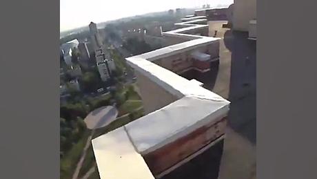 پارکورکار روسی که ویدئوی زنده...