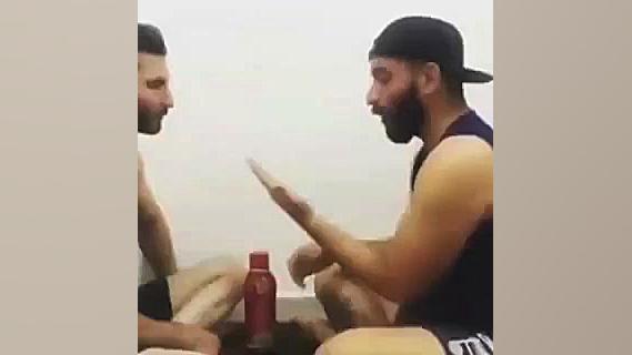 یک ساعته دارم میخندم