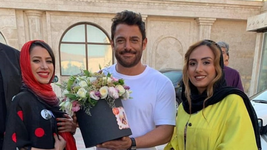 محمدرضا گلزار در میان هواداران...