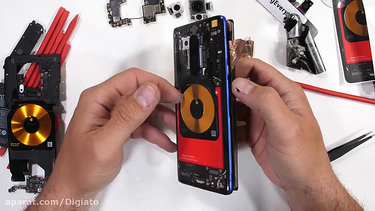 کالبدشکافی وان پلاس ۸ پرو