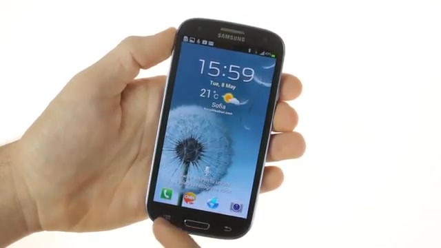 Samsung Galaxy S III lands in...