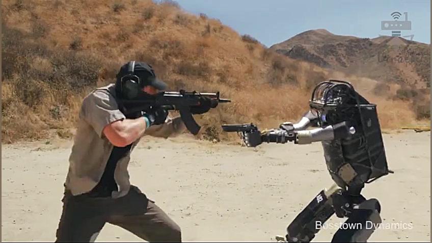 عاقبت سر به سر گذاشتن روبات ار...