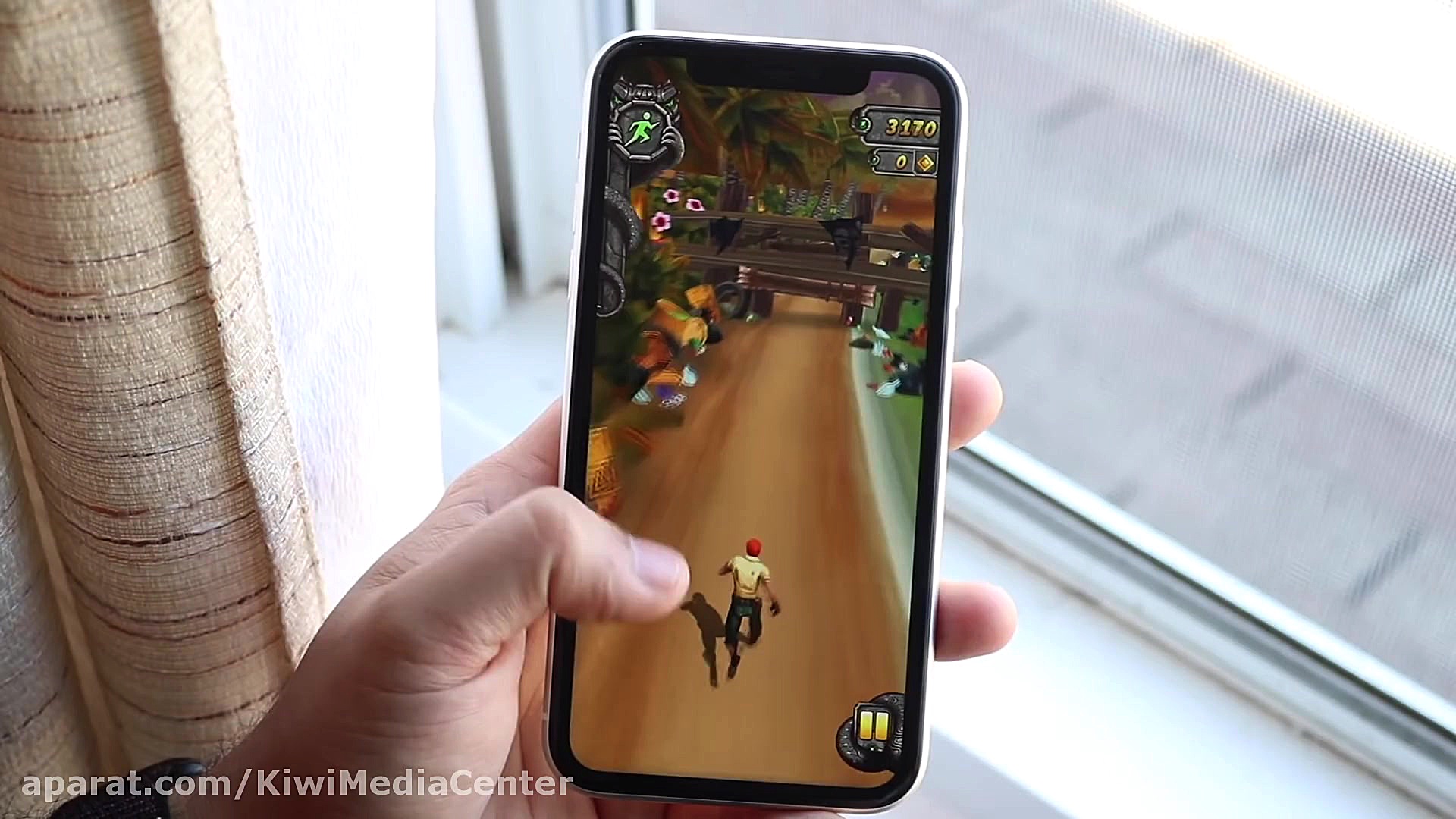 مقایسه آیفون SE 2020 و آیفون 1...