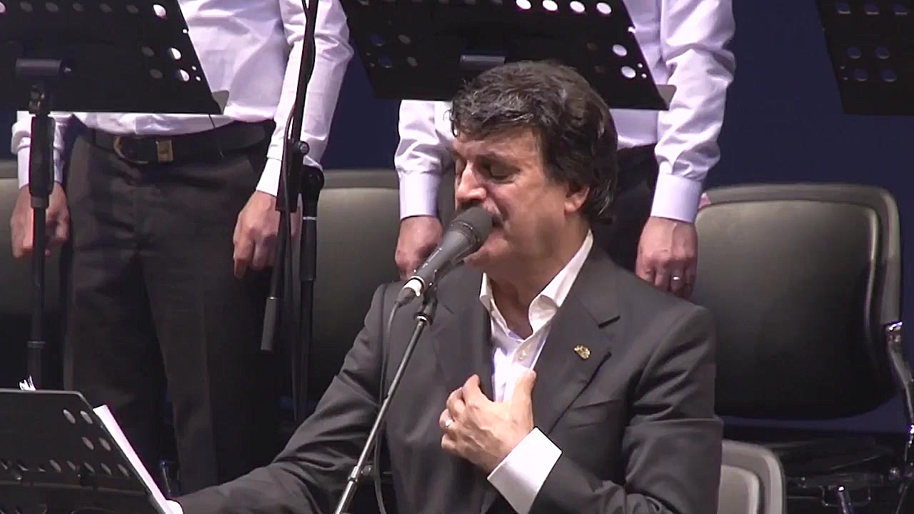 اجرای زنده آهنگ &laquo;لاله لر...