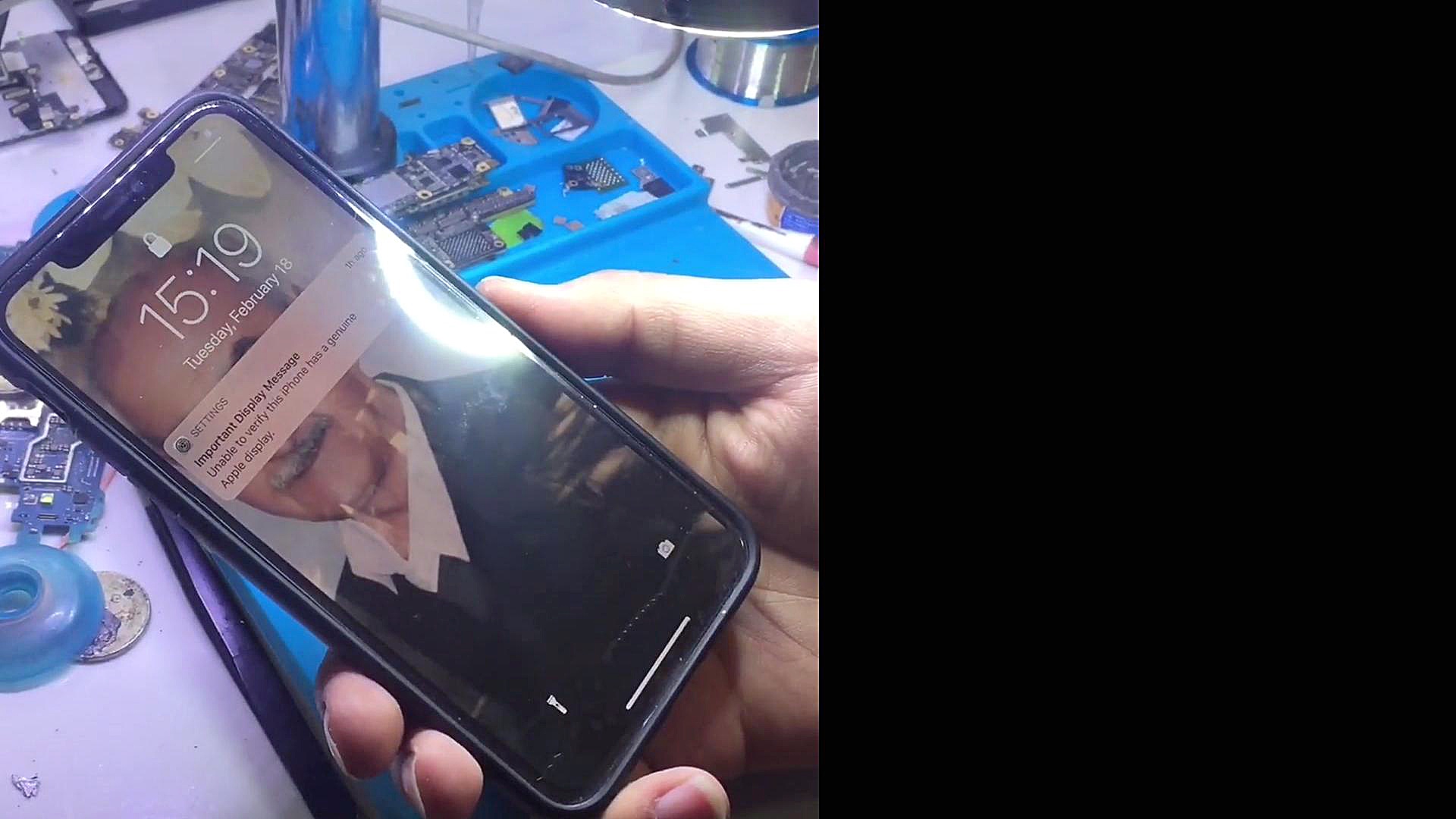 تعویض ال سی دی آیفون پرو 11