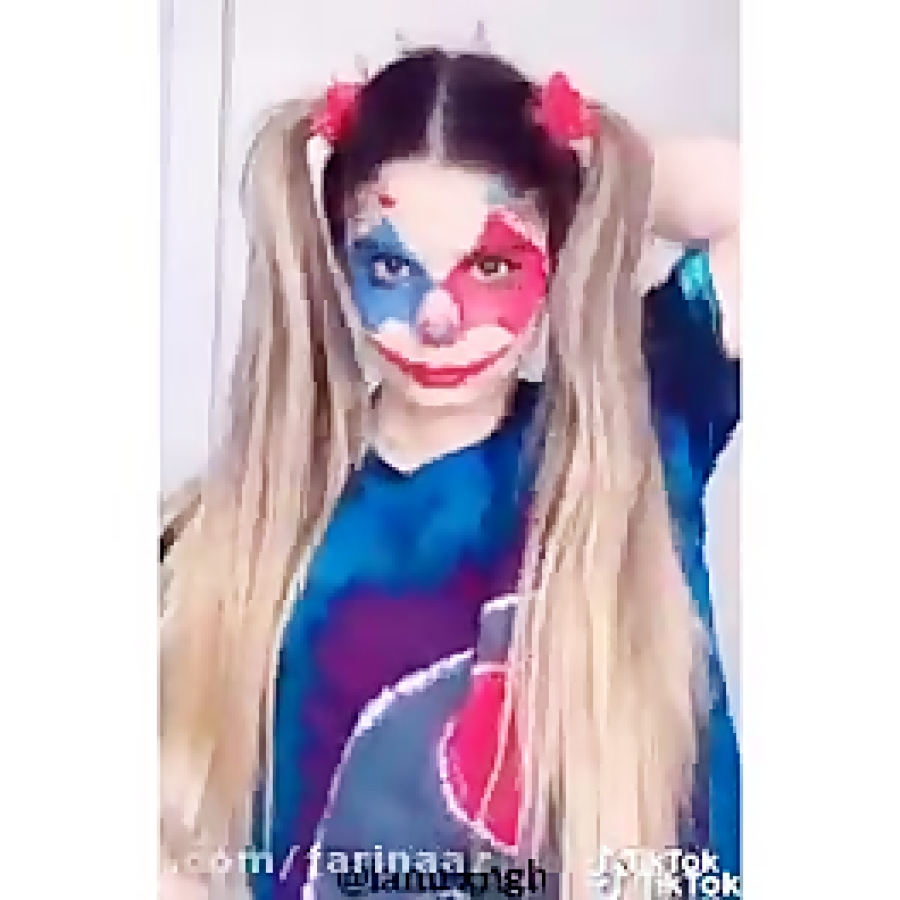 رقص رکسانا با آهنگ درواقع