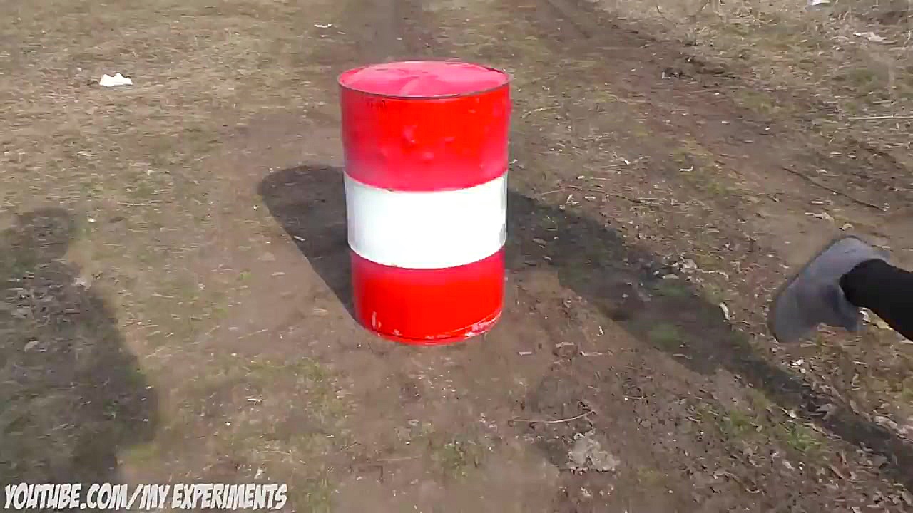 انفجار دینامیت در بشکه فلزی  آ...