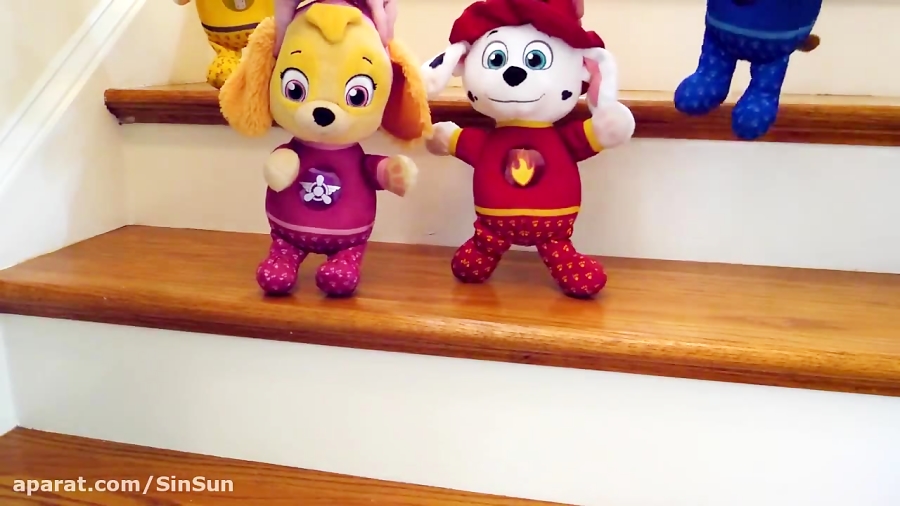 عروسکهای سگهای نگهبان و هالووی...