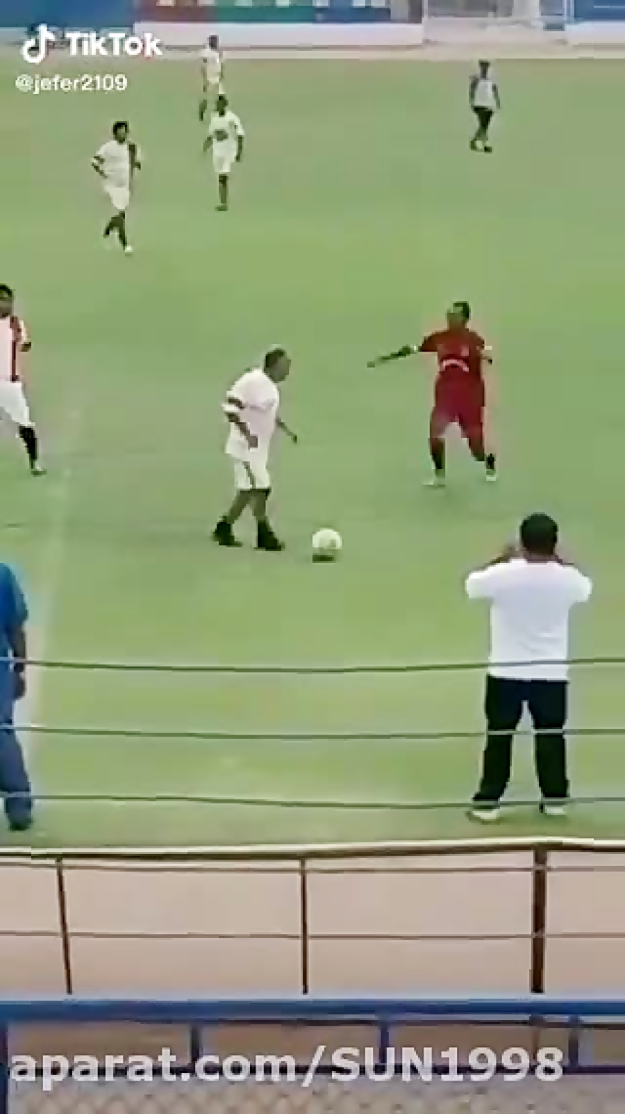 عجب حرکت بدنی زد