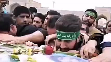 طواف پیکر مطهر شهید اصغر پاشاپ...